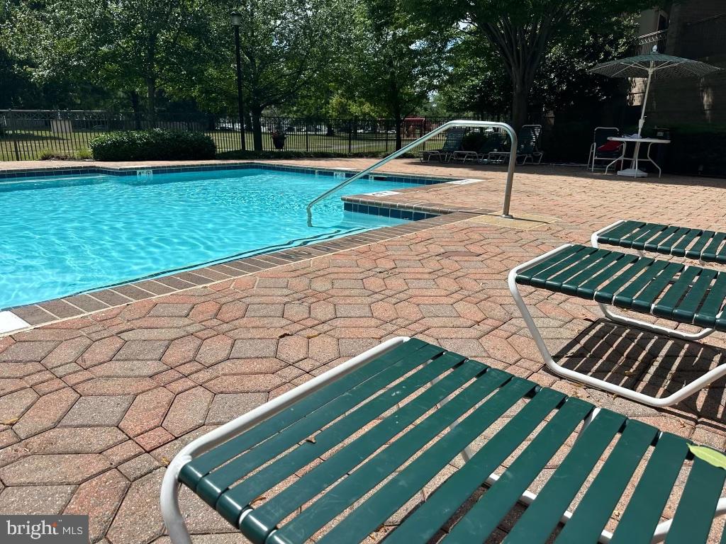 5563 Seminary Road, Unit 216 Falls Church, VA 22041 - Photo 6 of 44 Savoy Park - Poolside