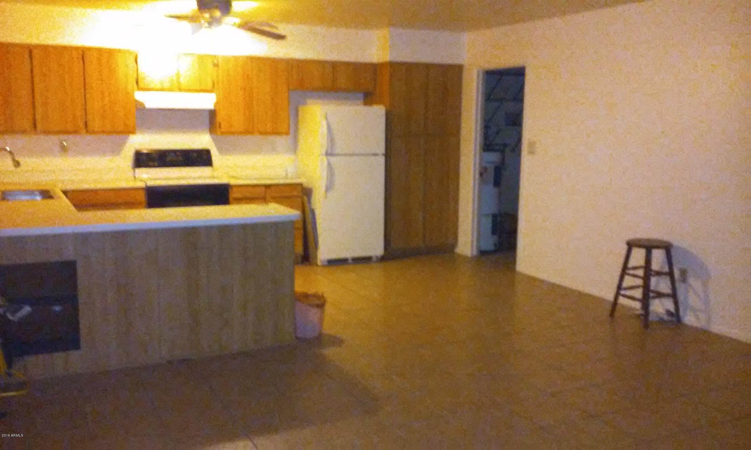 4708 East Carson Road Phoenix, AZ 85042 - Photo 7 of 13 20151128_183620