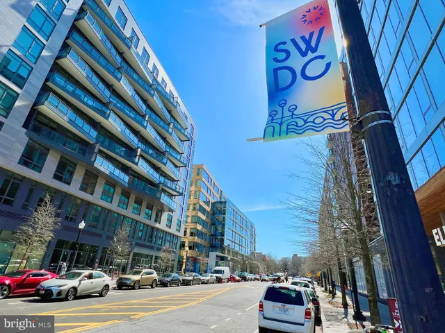 $374,000 | 383 O Street Southwest, Washington, DC 20024