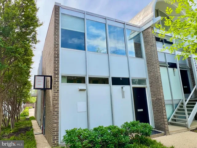 $374,000 | 383 O Street Southwest, Washington, DC 20024