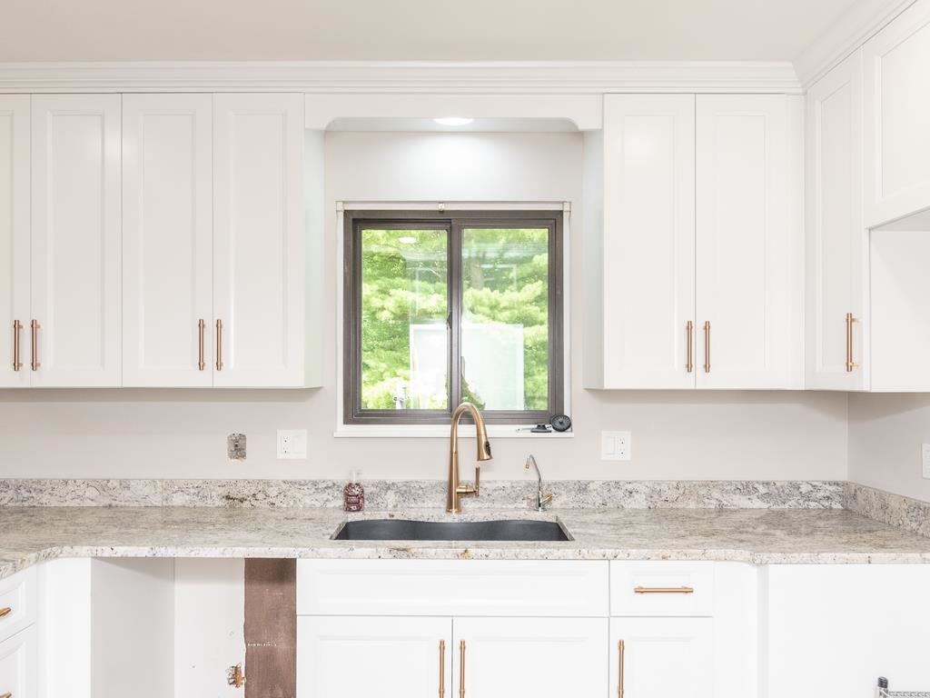 56789 Schoenherr Road Utica, MI 48315 - Photo 13 of 56 50048938-12.JPG