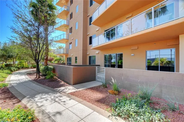 $2,700 | 8255 South Las Vegas Boulevard, Unit 1205, Las Vegas, NV 89123