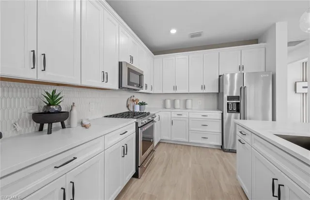 $613,125 | 12599 Quartz Drive, Alva, FL 33920