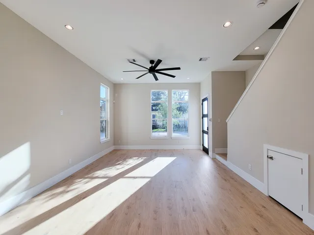 $2,900 | 5613 Leonard Street, Houston, TX 77023