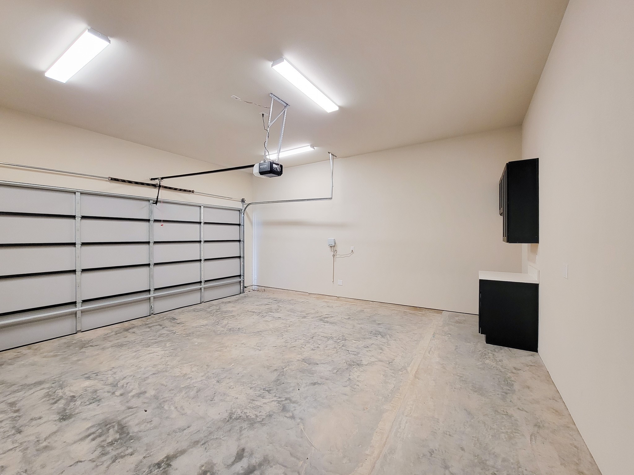 5613 Leonard Street Houston, TX 77023 - Photo 35 of 44 a view of a garage