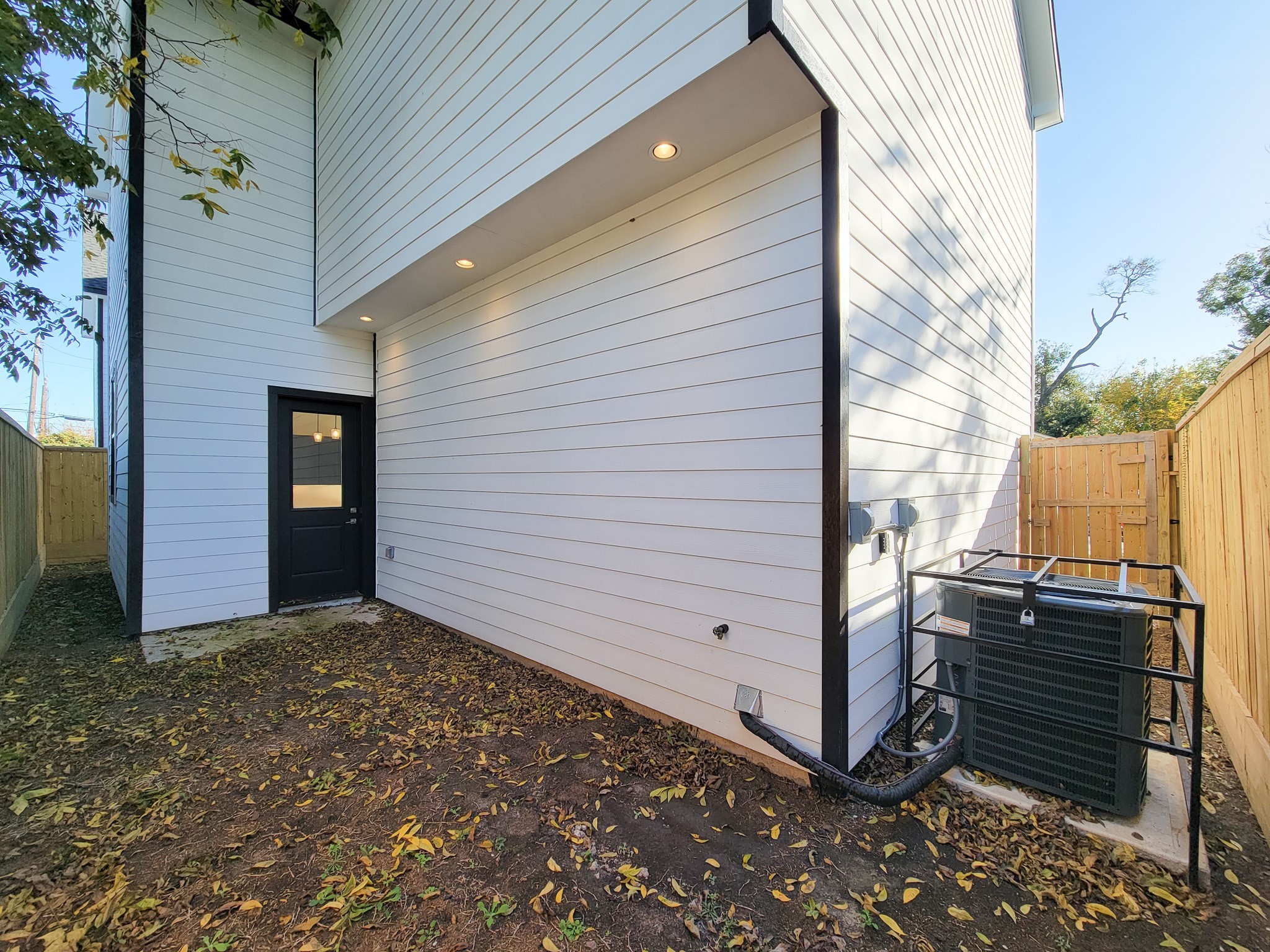 5613 Leonard Street Houston, TX 77023 - Photo 43 of 44 a view of a house with a door