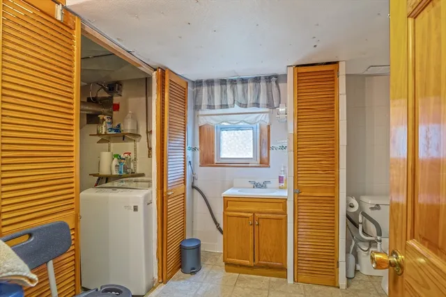 a view of a storage & utility room