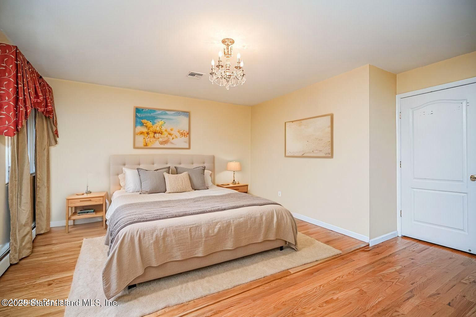 493 Willowbrook Road Staten Island, NY 10314 - Photo 16 of 38 PRIMARY BEDROOM