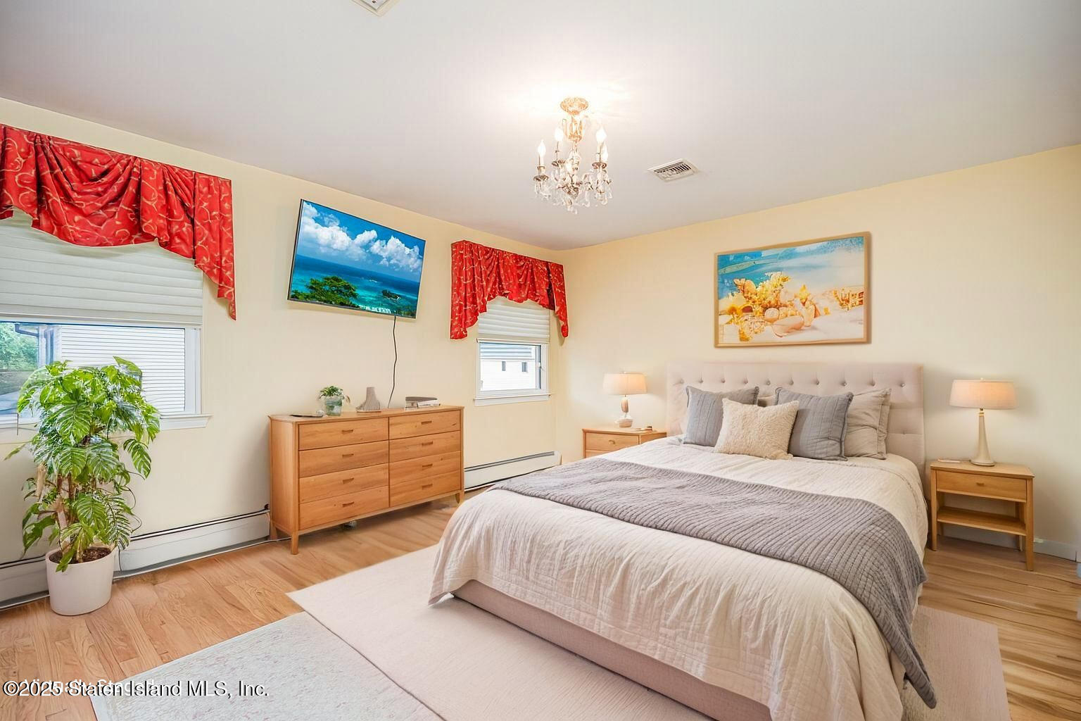 493 Willowbrook Road Staten Island, NY 10314 - Photo 17 of 38 PRIMARY BEDROOM