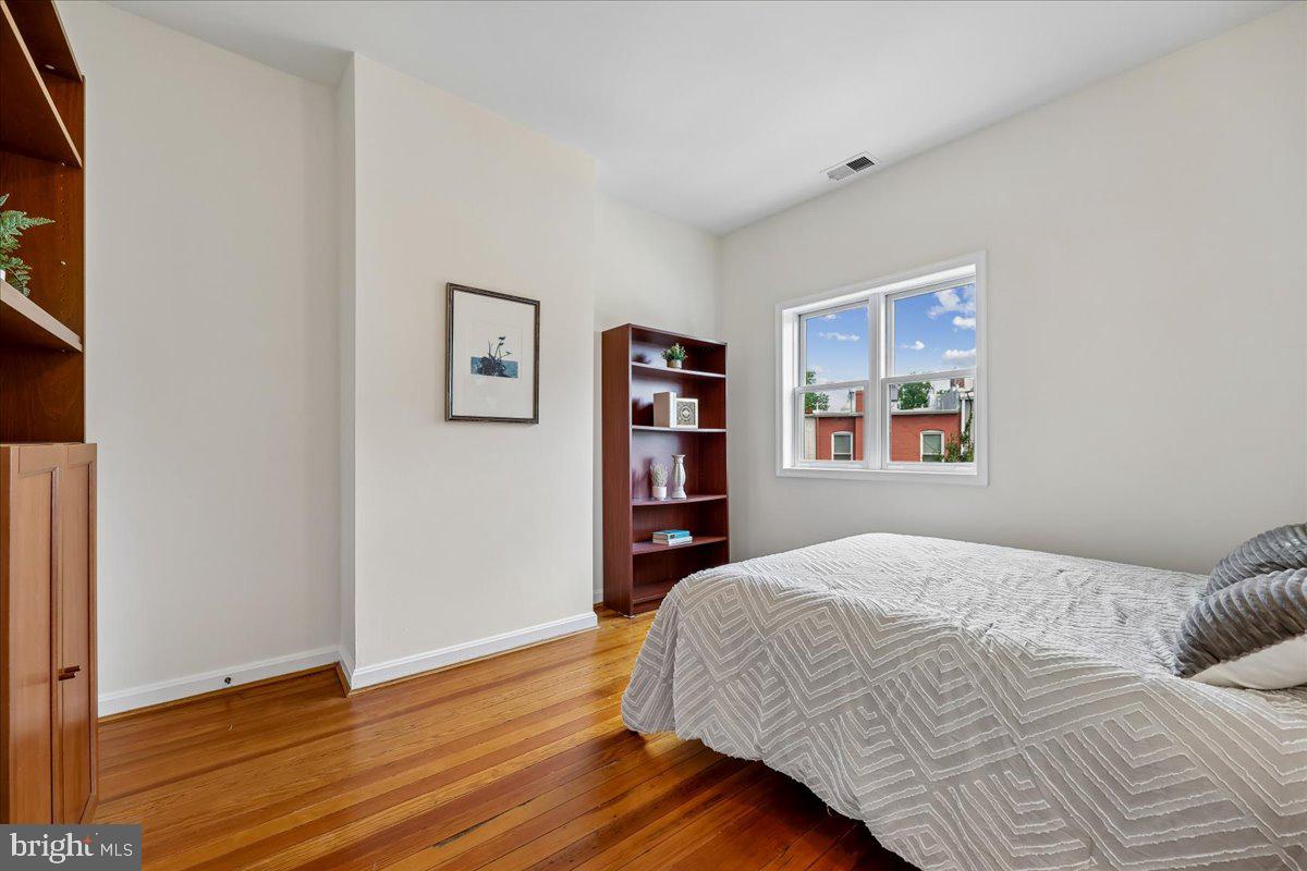 126 E Street Southeast Washington, DC 20003 - Photo 19 of 38