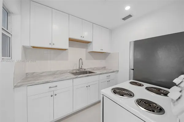 $2,650 | 27 Suffolk Avenue, Hialeah, FL 33010