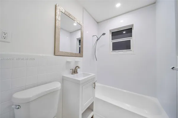 $2,650 | 27 Suffolk Avenue, Hialeah, FL 33010