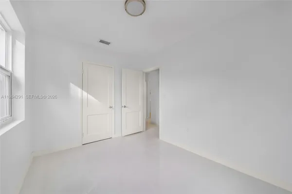 $2,650 | 27 Suffolk Avenue, Hialeah, FL 33010