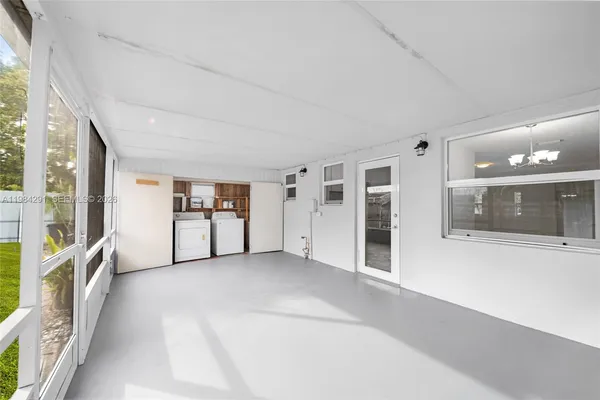 $2,650 | 27 Suffolk Avenue, Hialeah, FL 33010