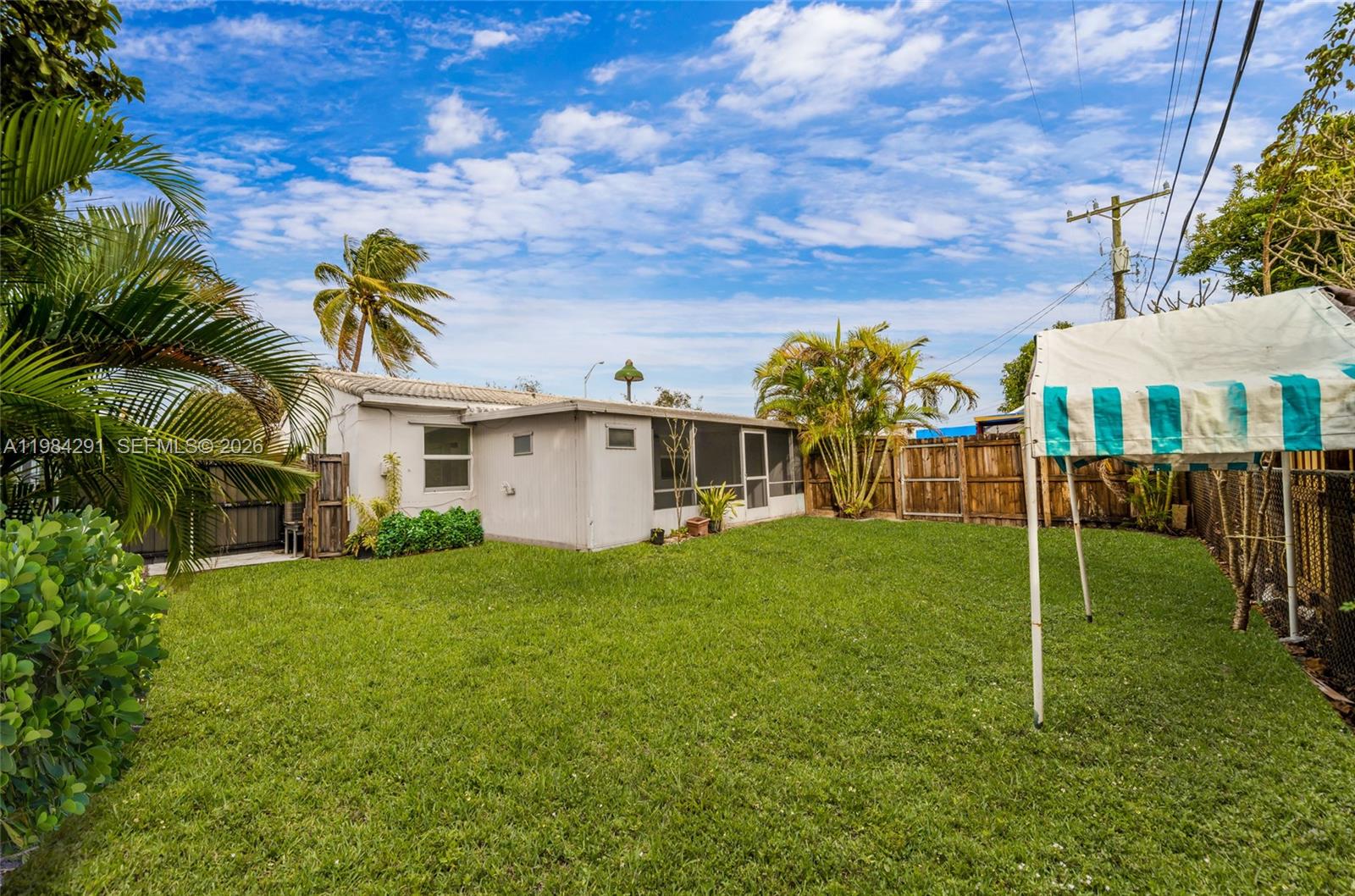 27 Suffolk Avenue Hialeah, FL 33010 - Photo 37 of 40