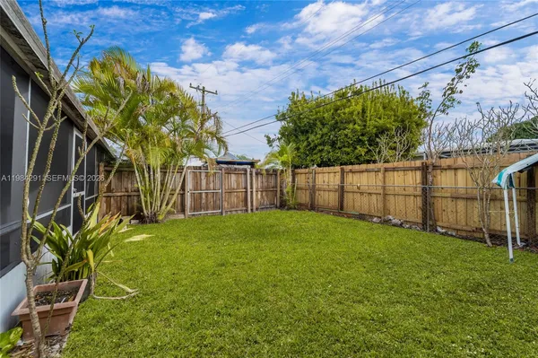 $2,650 | 27 Suffolk Avenue, Hialeah, FL 33010