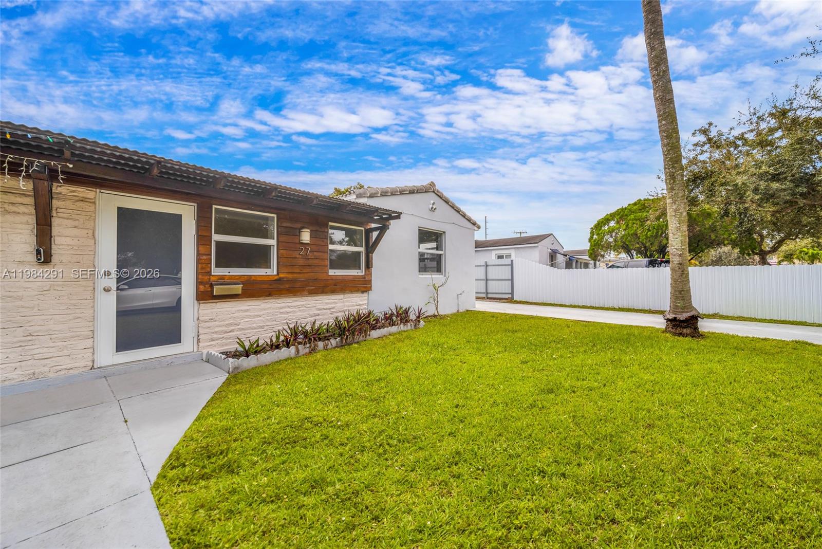 27 Suffolk Avenue Hialeah, FL 33010 - Photo 5 of 40