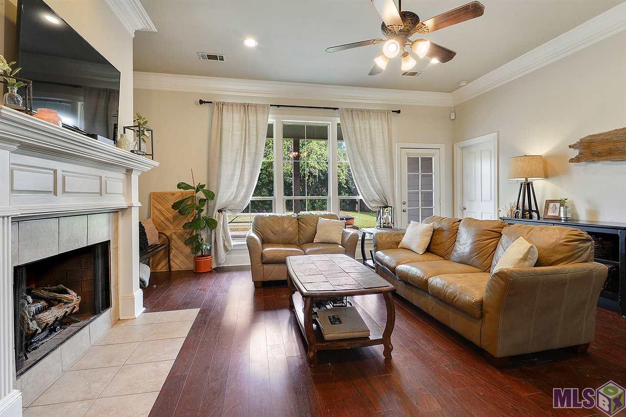 10326 Springrose Avenue Baton Rouge, LA 70810 - Photo 3 of 13