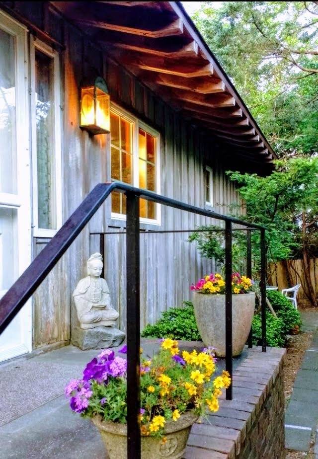 32 Surf Drive Amagansett, NY 11930 - Photo 14 of 14 a view of building from the stairs