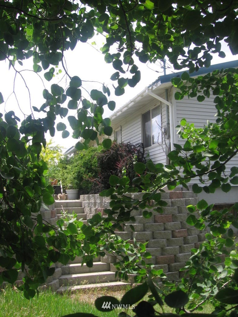 4100 Jim Smith Road Wenatchee, WA 98801 - Photo 1 of 13 Gallery Image 1