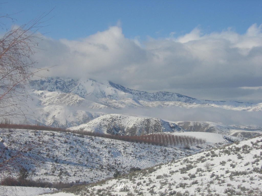 4100 Jim Smith Road Wenatchee, WA 98801 - Photo 7 of 13 Gallery Image 7