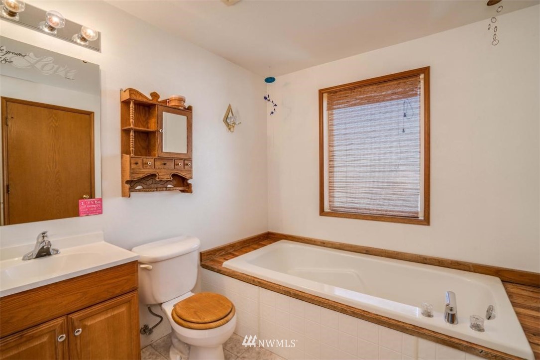 4100 Jim Smith Road Wenatchee, WA 98801 - Photo 10 of 13 Gallery Image 10