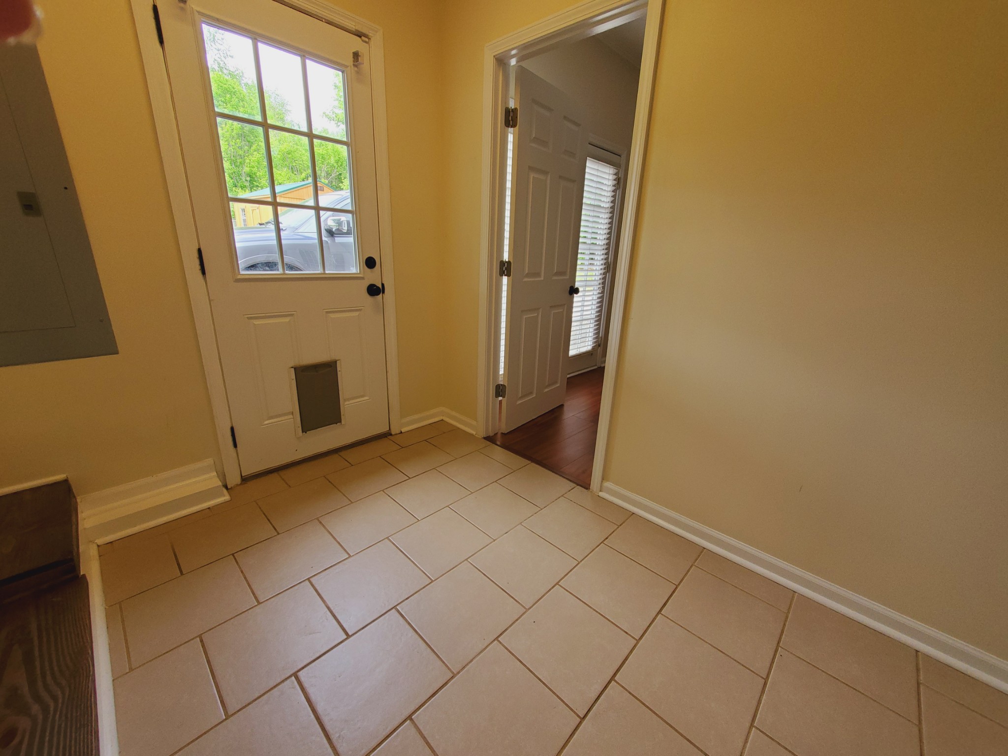 324 West Harper Road Portland, TN 37148 - Photo 21 of 25 an empty room with windows