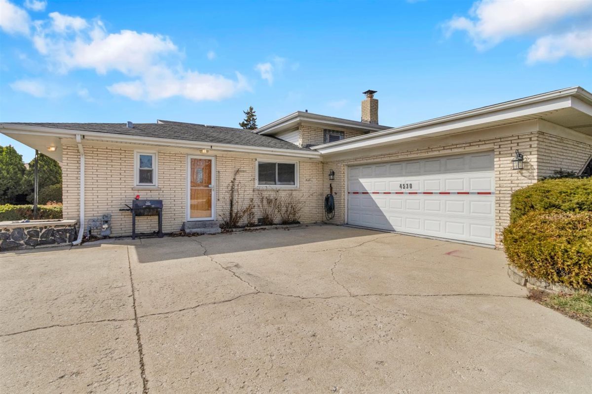 4530 Butterfield Road Hillside, IL 60162 - Photo 2 of 35