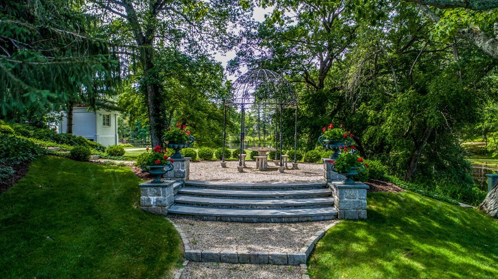 1075 Lowell Road Concord, MA 01742 - Photo 9 of 26 a view of garden with plants