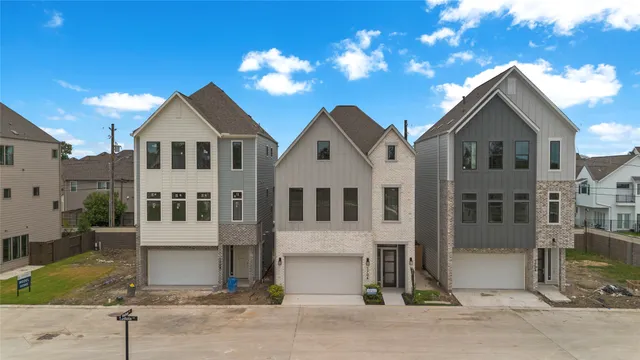 $889,999 | 1705 Bologna Lane, Houston, TX 77055