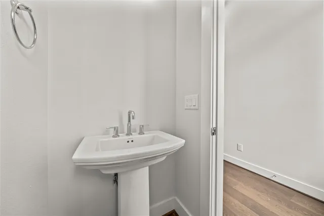 $889,999 | 1705 Bologna Lane, Houston, TX 77055