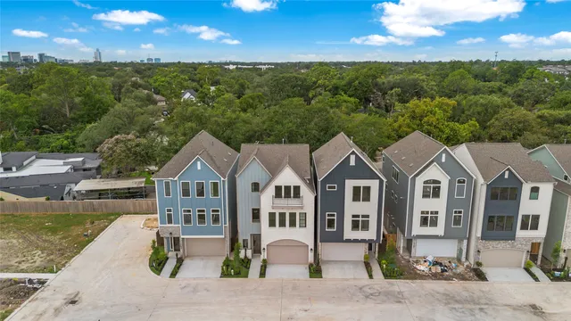 $889,999 | 1705 Bologna Lane, Houston, TX 77055