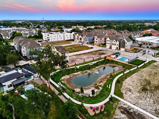 $889,999 | 1705 Bologna Lane, Houston, TX 77055