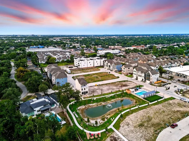 $889,999 | 1705 Bologna Lane, Houston, TX 77055