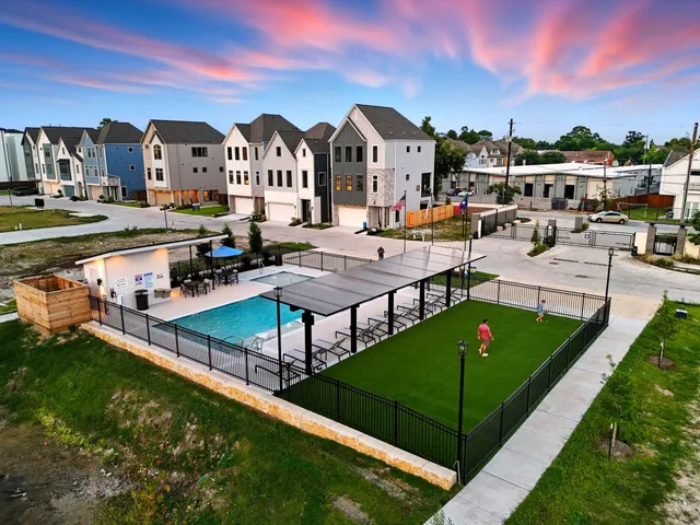 $889,999 | 1705 Bologna Lane, Houston, TX 77055