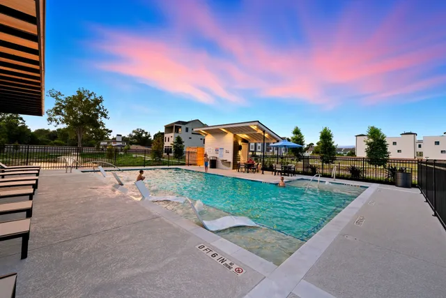 $889,999 | 1705 Bologna Lane, Houston, TX 77055