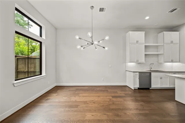 $889,999 | 1705 Bologna Lane, Houston, TX 77055