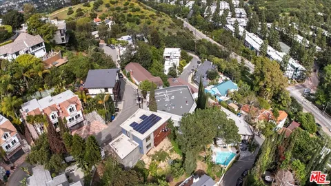 $1,370,000 | 3234 Hillock Drive, Los Angeles, CA 90068