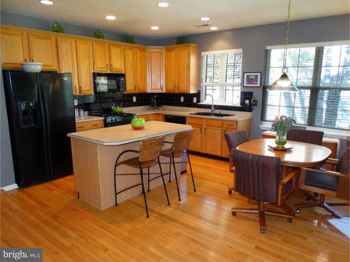 54 Bluebonnet Road Langhorne, PA 19047 - Photo 5 of 25 Kitchen