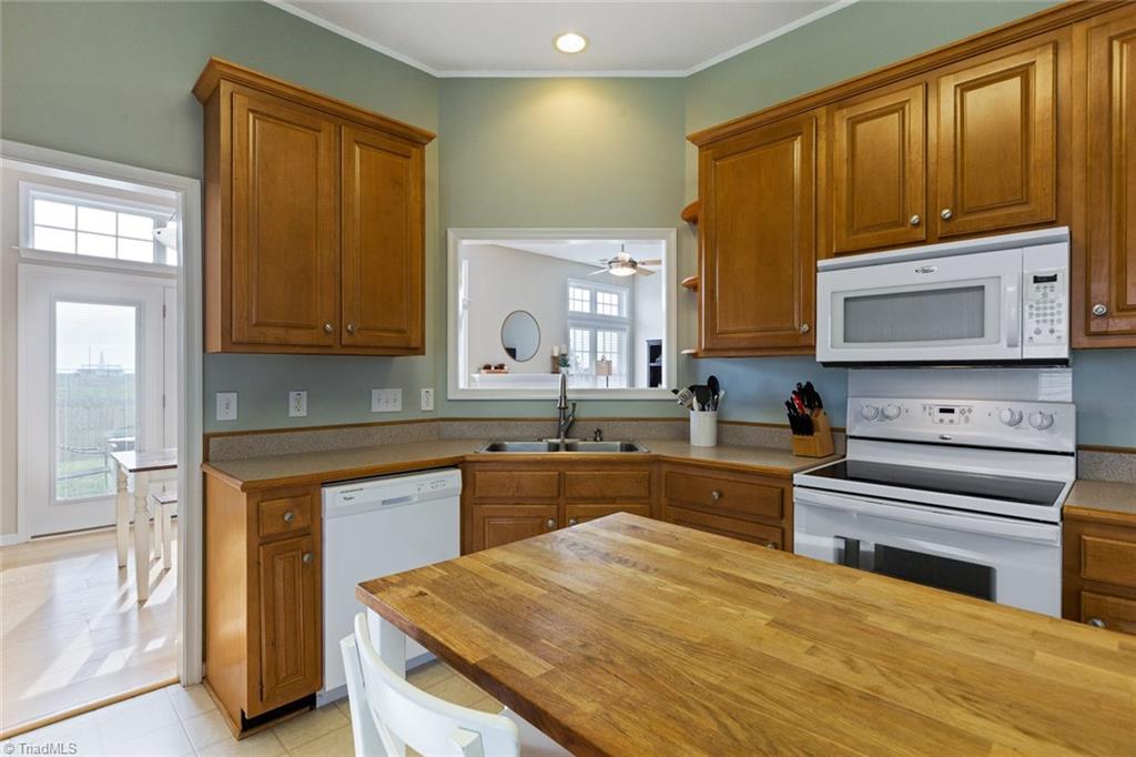 3708 Shadow Ridge Drive High Point, NC 27265 - Photo 15 of 26 Gallery Image 15