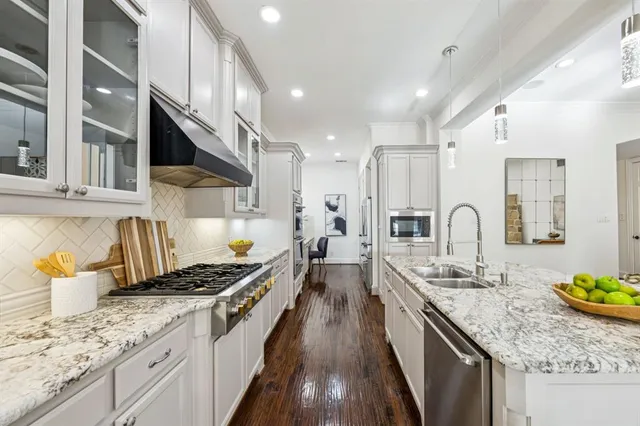 $1,099,000 | 3232 Stonefield, The Colony, TX 75056