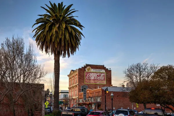 $1,195,000 | 512 Keller Street, Petaluma, CA 94952