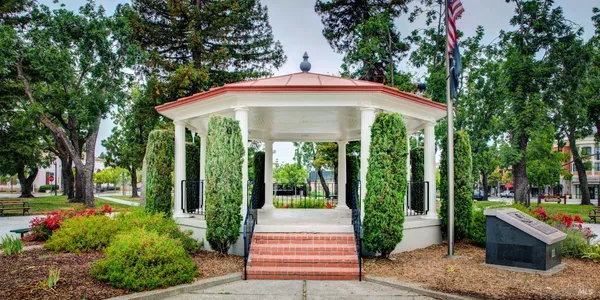 $1,195,000 | 512 Keller Street, Petaluma, CA 94952