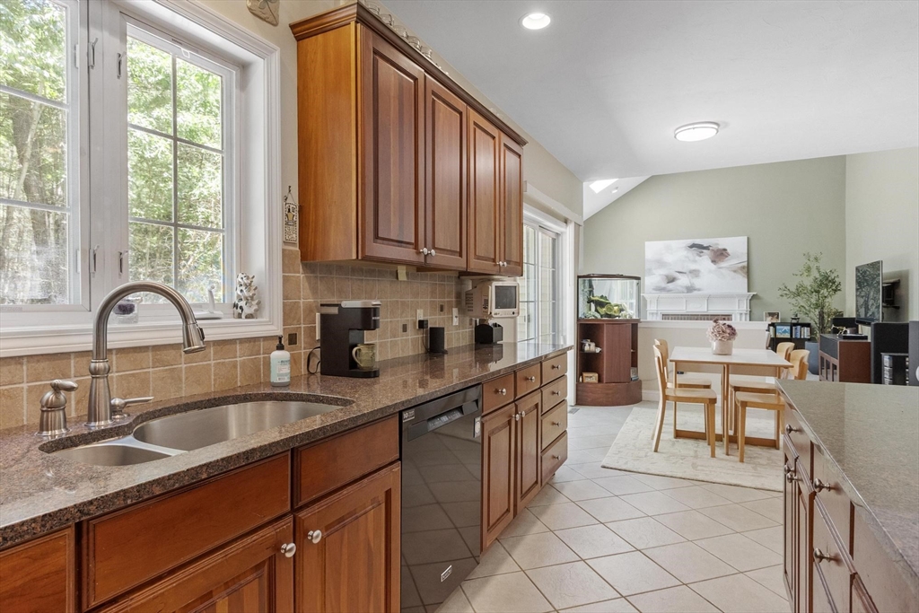 60 Sugar Road Bolton, MA 01740 - Photo 6 of 24