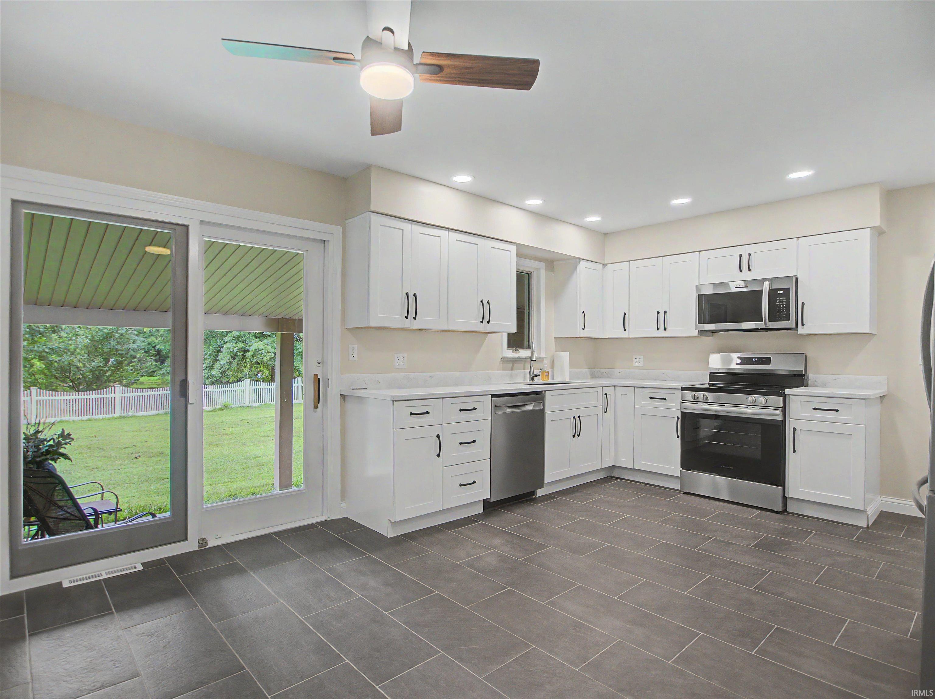7013 Briar Ridge Road Wadesville, IN 47638 - Photo 9 of 30