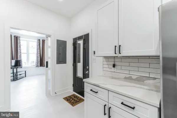 $2,000 | 33 Florida Avenue Northeast, Unit 2, Washington, DC 20002