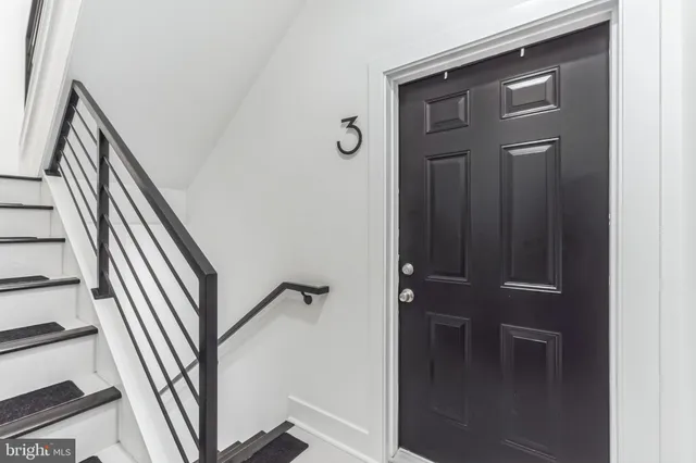 $2,225 | 33 Florida Avenue Northeast, Unit 2, Washington, DC 20002