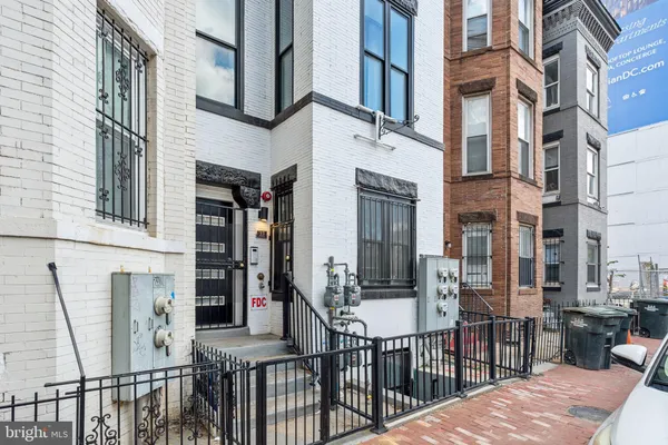 $2,000 | 33 Florida Avenue Northeast, Unit 2, Washington, DC 20002