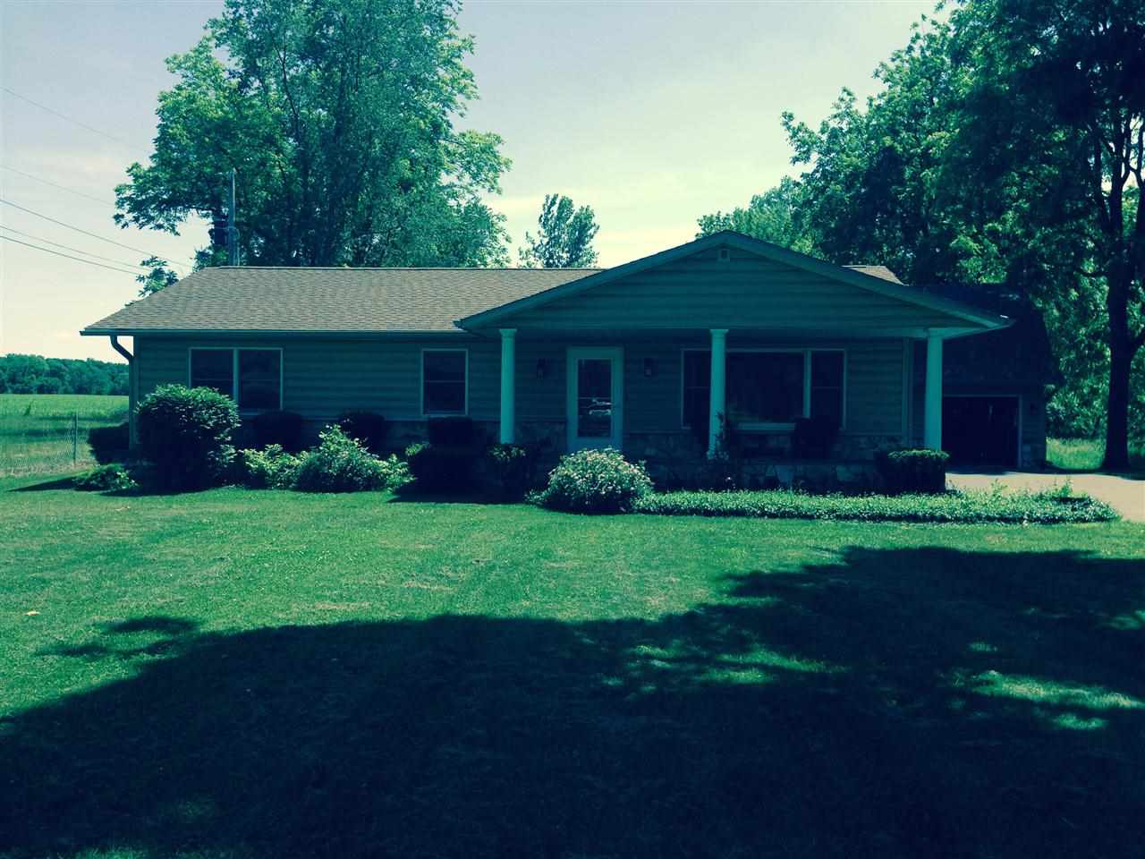 3601 Manitou Park Road Rochester, IN 46975 - Photo 3 of 16