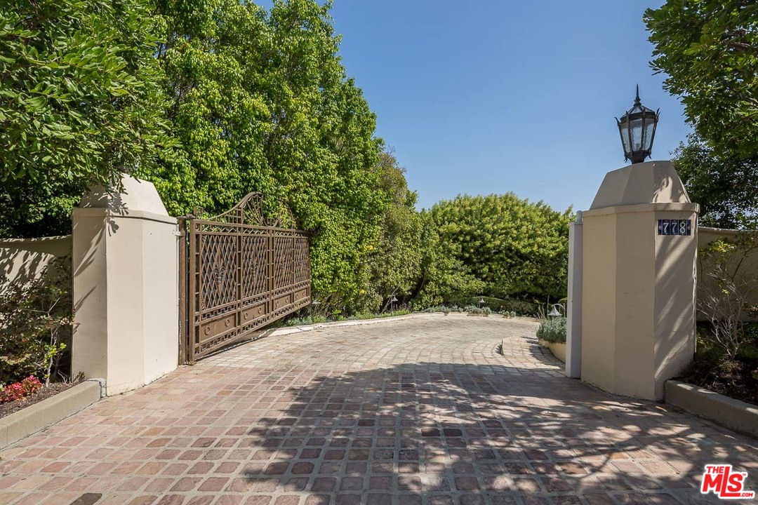 778 Sarbonne Road Los Angeles, CA 90077 - Photo 12 of 22